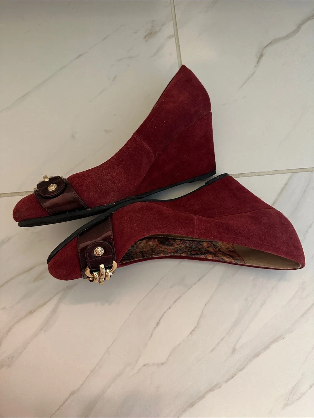 Anne Klein Burgundy Suede Chain-Trim Flats